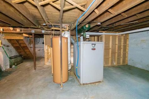 184 Whitney Street Auburn ME 04210