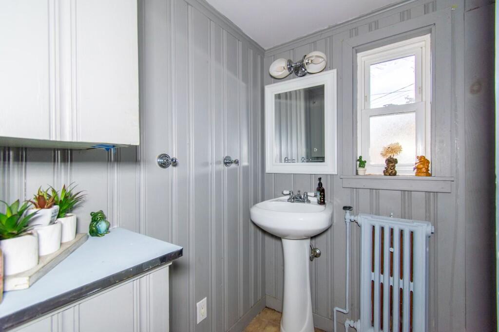 184 Whitney Street Auburn ME 04210