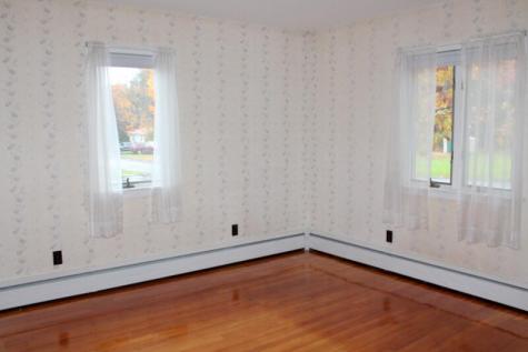 8 Smith Street Lewiston ME 04240