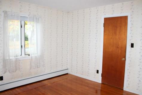 8 Smith Street Lewiston ME 04240