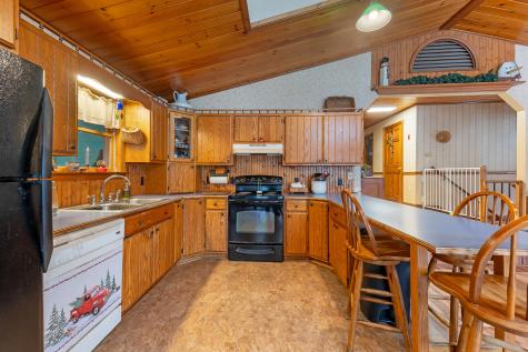 29 North Hill Road Buckfield ME 04220