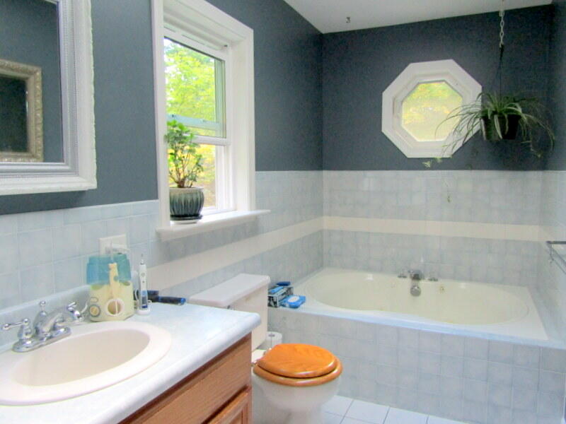 106 Cross Road Minot ME 04258