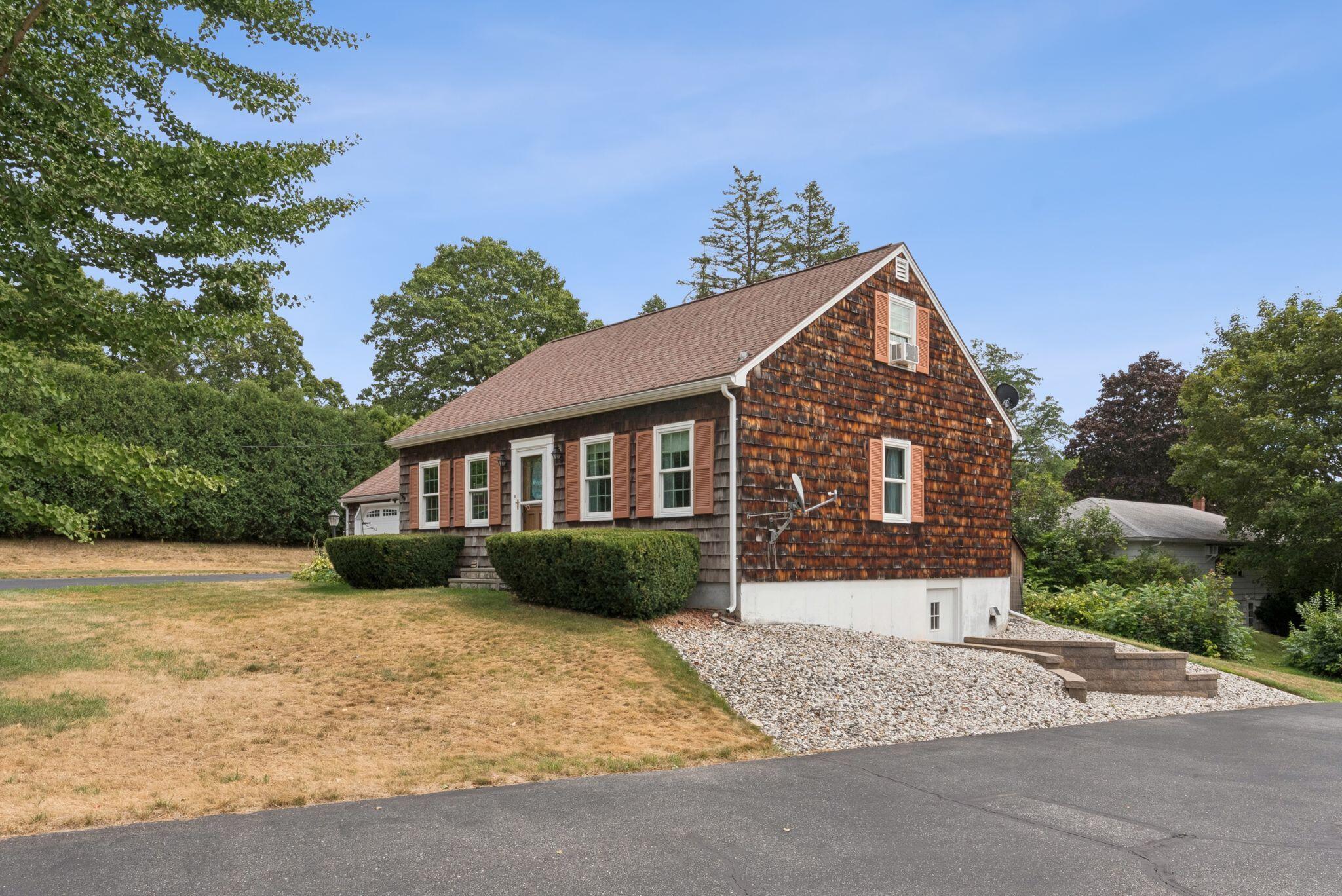 2 Gilmar Avenue Lewiston ME 04240