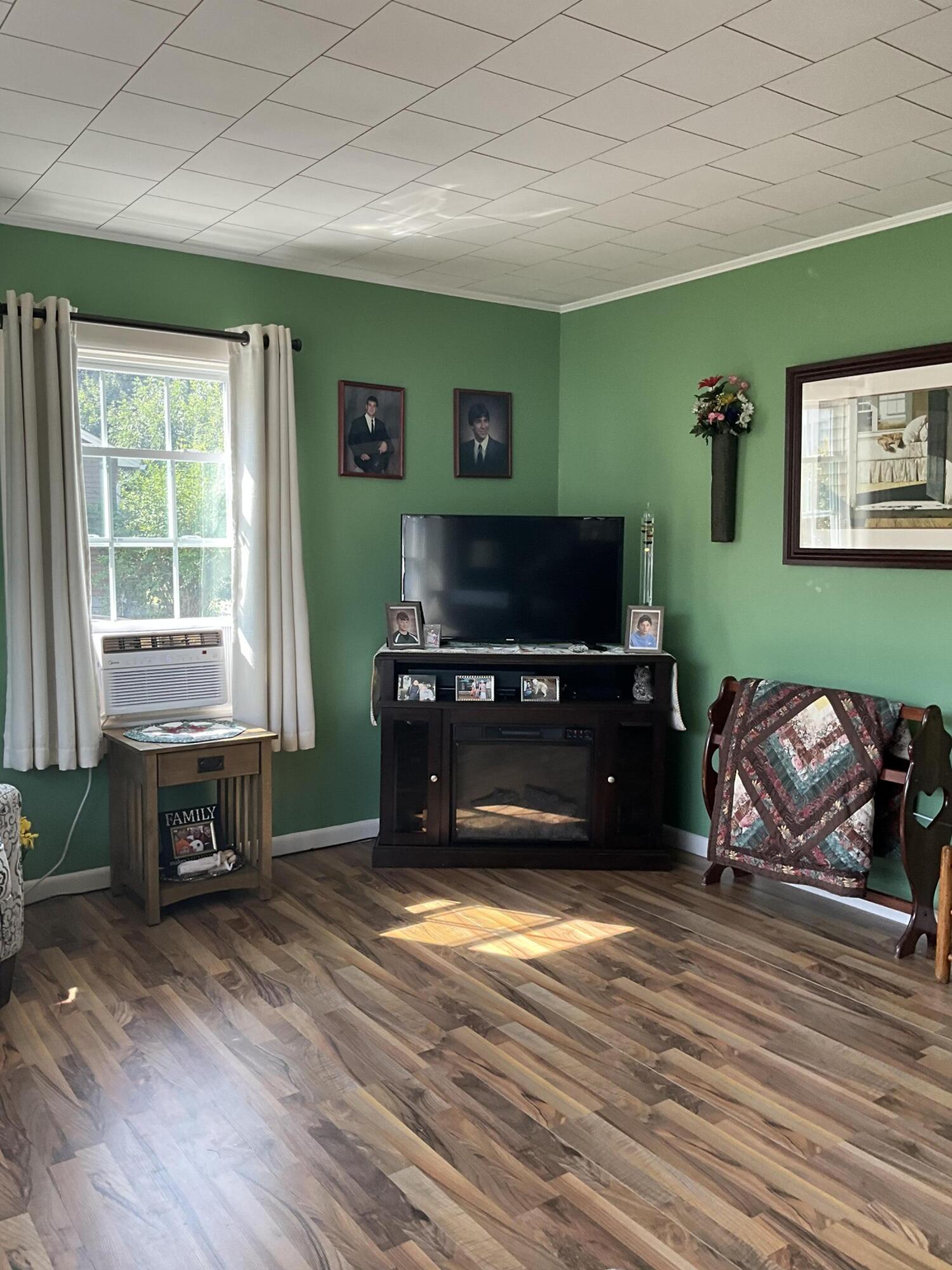 17 Broadlawn Drive Brewer ME 04412