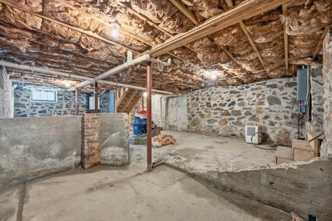 67 Whipple Road Kittery ME 03904