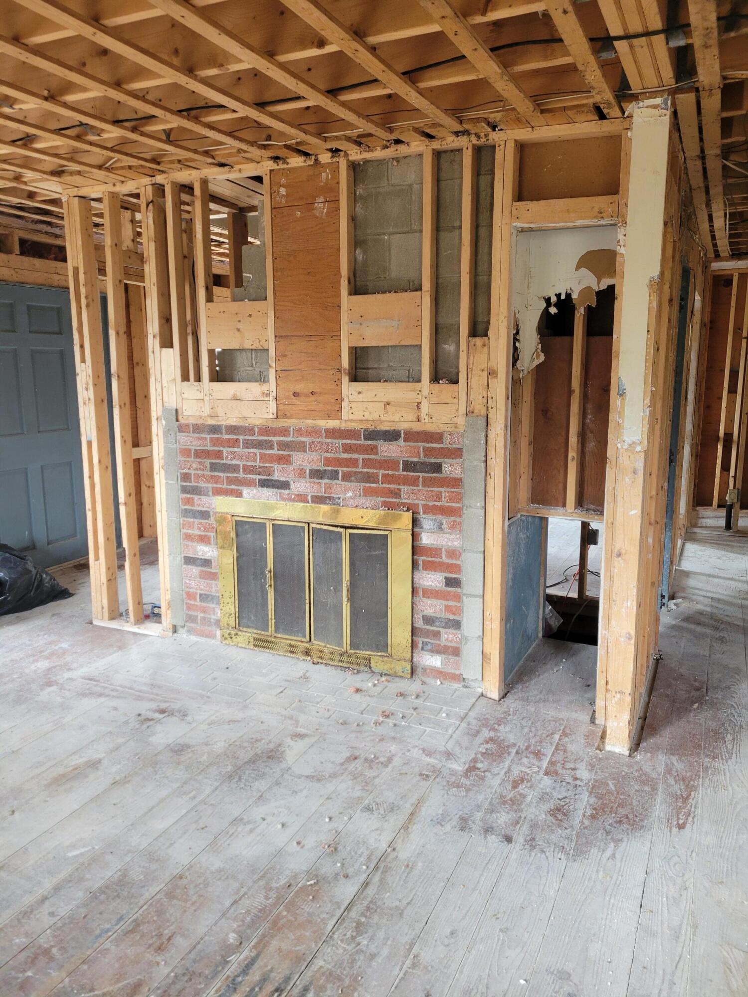 187 W Main Street Searsport ME 04974