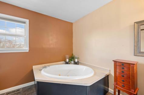 90 Sennebec Road Union ME 04862