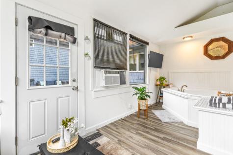 189 Gray Road Falmouth ME 04105