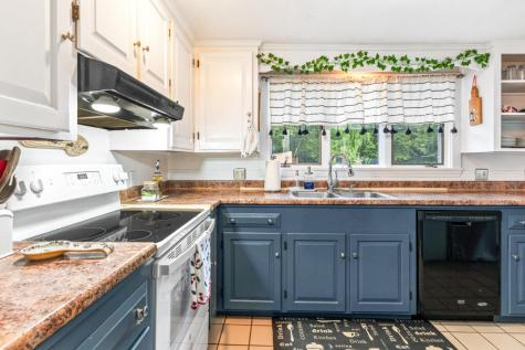 189 Gray Road Falmouth ME 04105