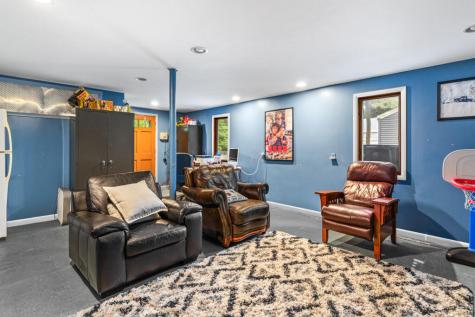 189 Gray Road Falmouth ME 04105