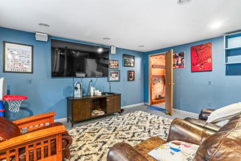 189 Gray Road Falmouth ME 04105