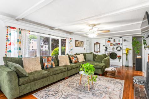 189 Gray Road Falmouth ME 04105