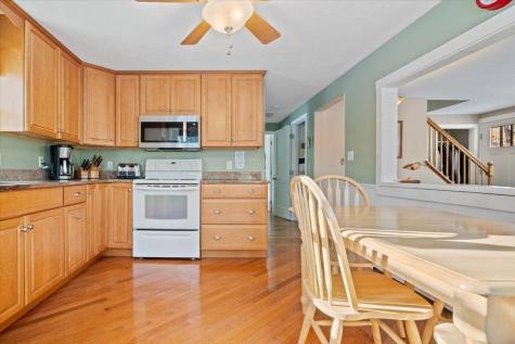 8 Sequoia Drive Freeport ME 04032