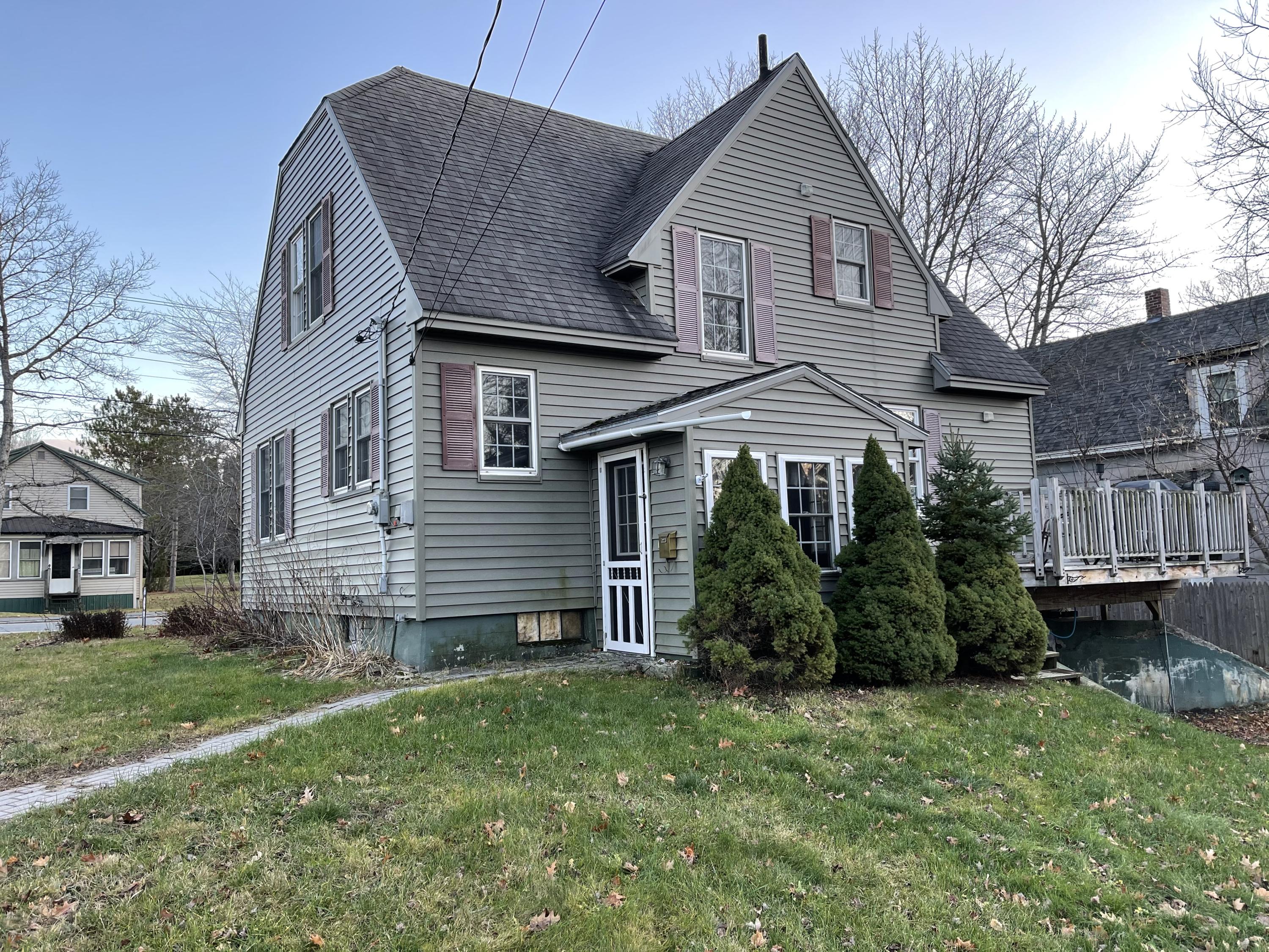 38 Lee Road Lincoln, ME