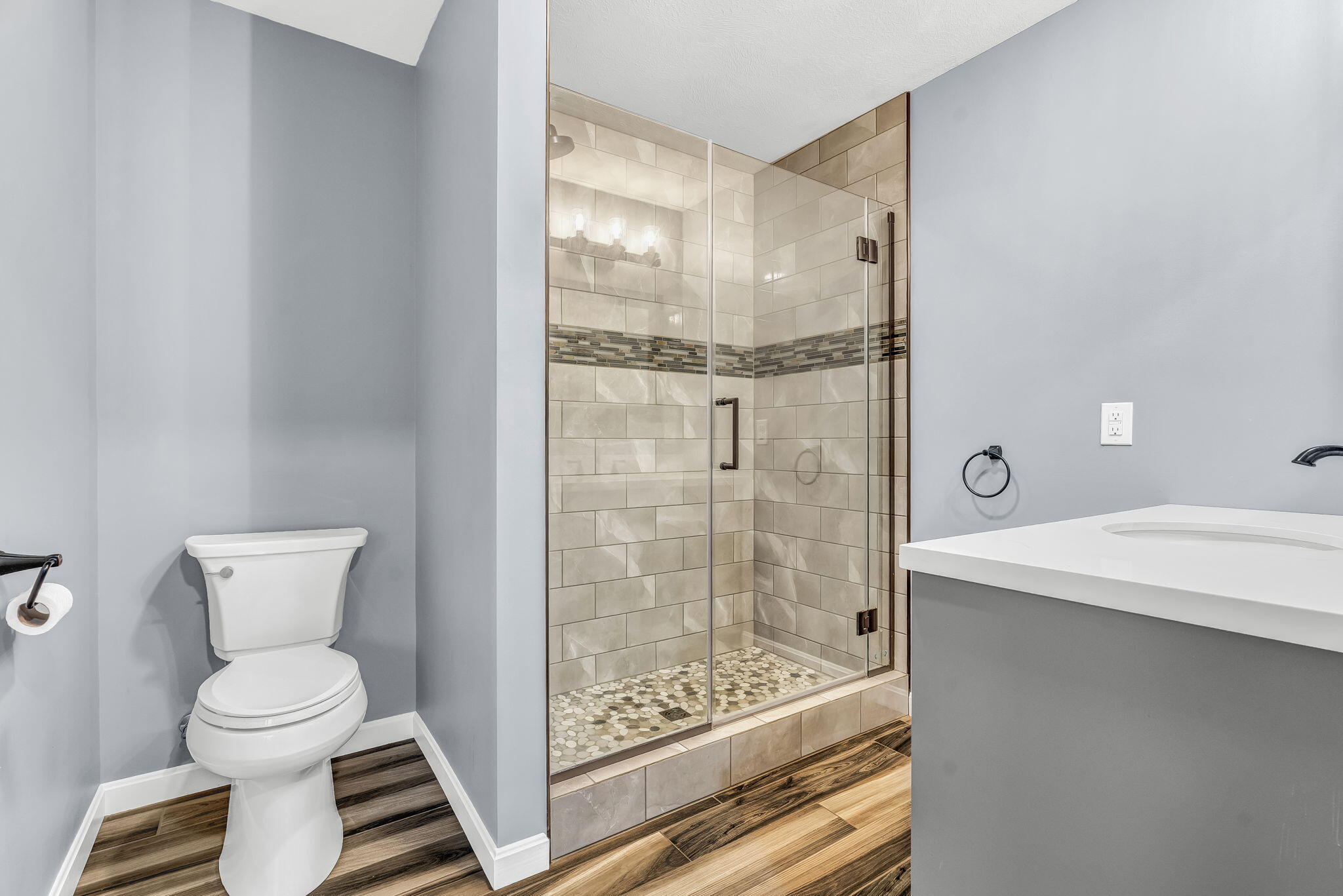 290 White Point Estates Road Lincoln ME 04457