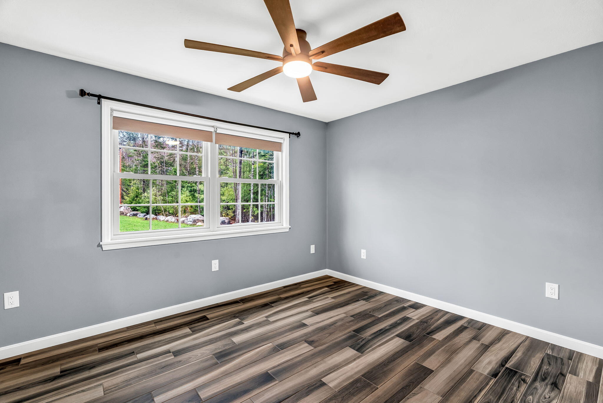 290 White Point Estates Road Lincoln ME 04457