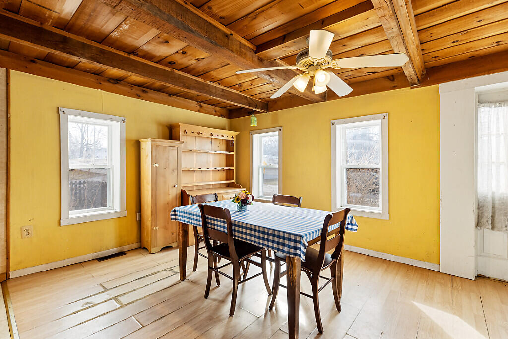 16 Maple Street Vassalboro ME 04989