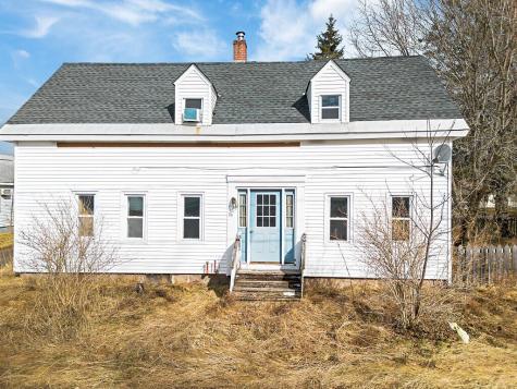 16 Maple Street Vassalboro ME 04989