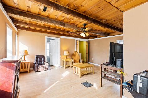 16 Maple Street Vassalboro ME 04989