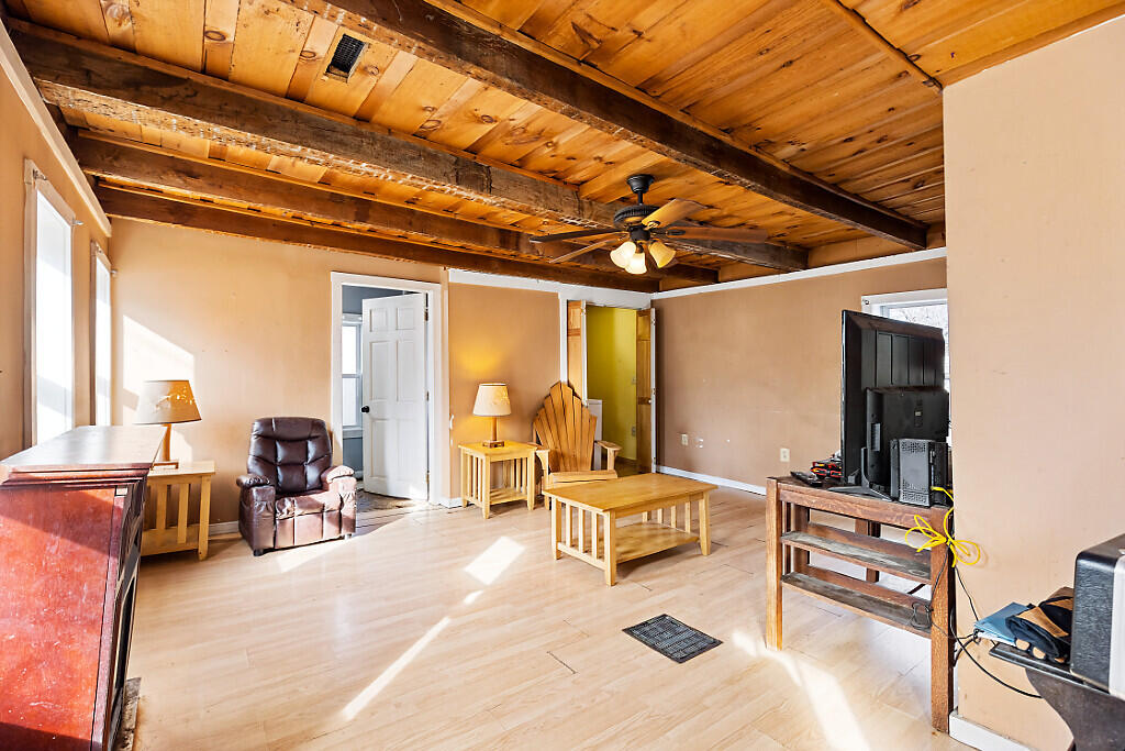 16 Maple Street Vassalboro ME 04989