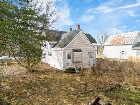 16 Maple Street Vassalboro ME 04989