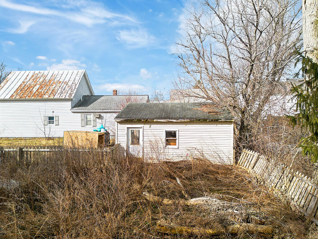 16 Maple Street Vassalboro ME 04989