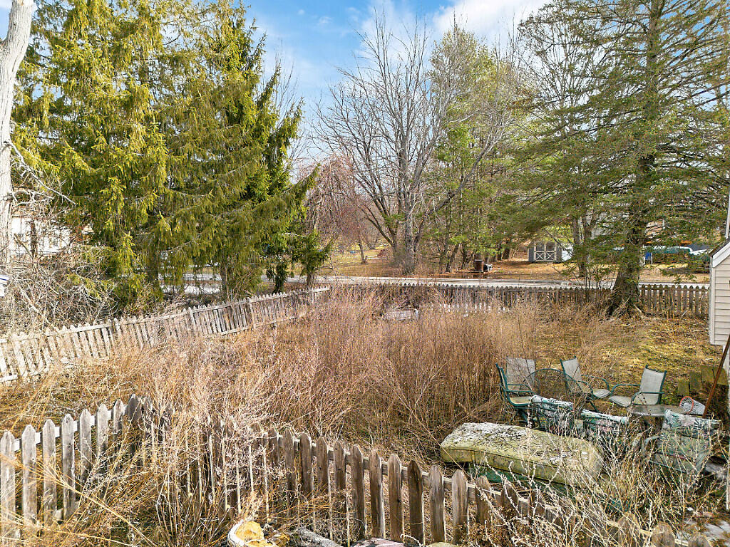 16 Maple Street Vassalboro ME 04989