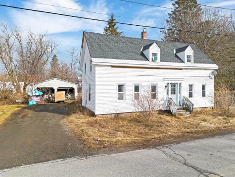 16 Maple Street Vassalboro ME 04989