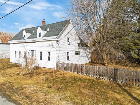 16 Maple Street Vassalboro ME 04989