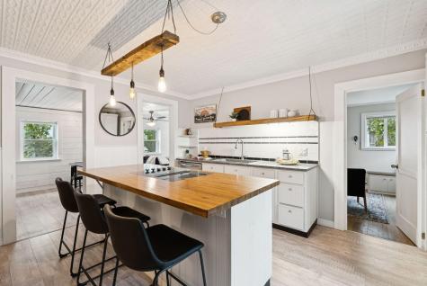 10 Pine Street Bath ME 04530