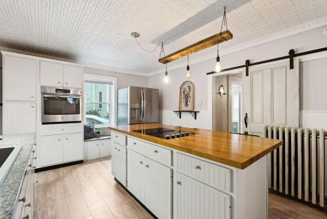 10 Pine Street Bath ME 04530