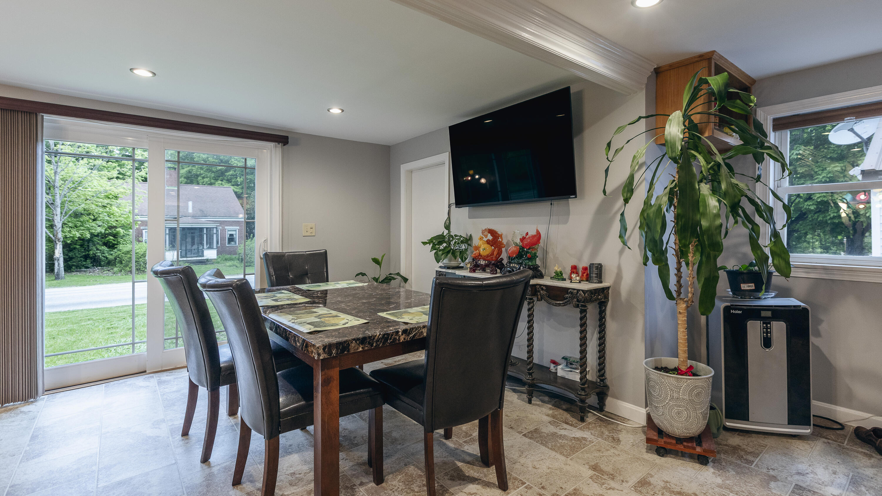 48 Oxford Street Paris ME 04281