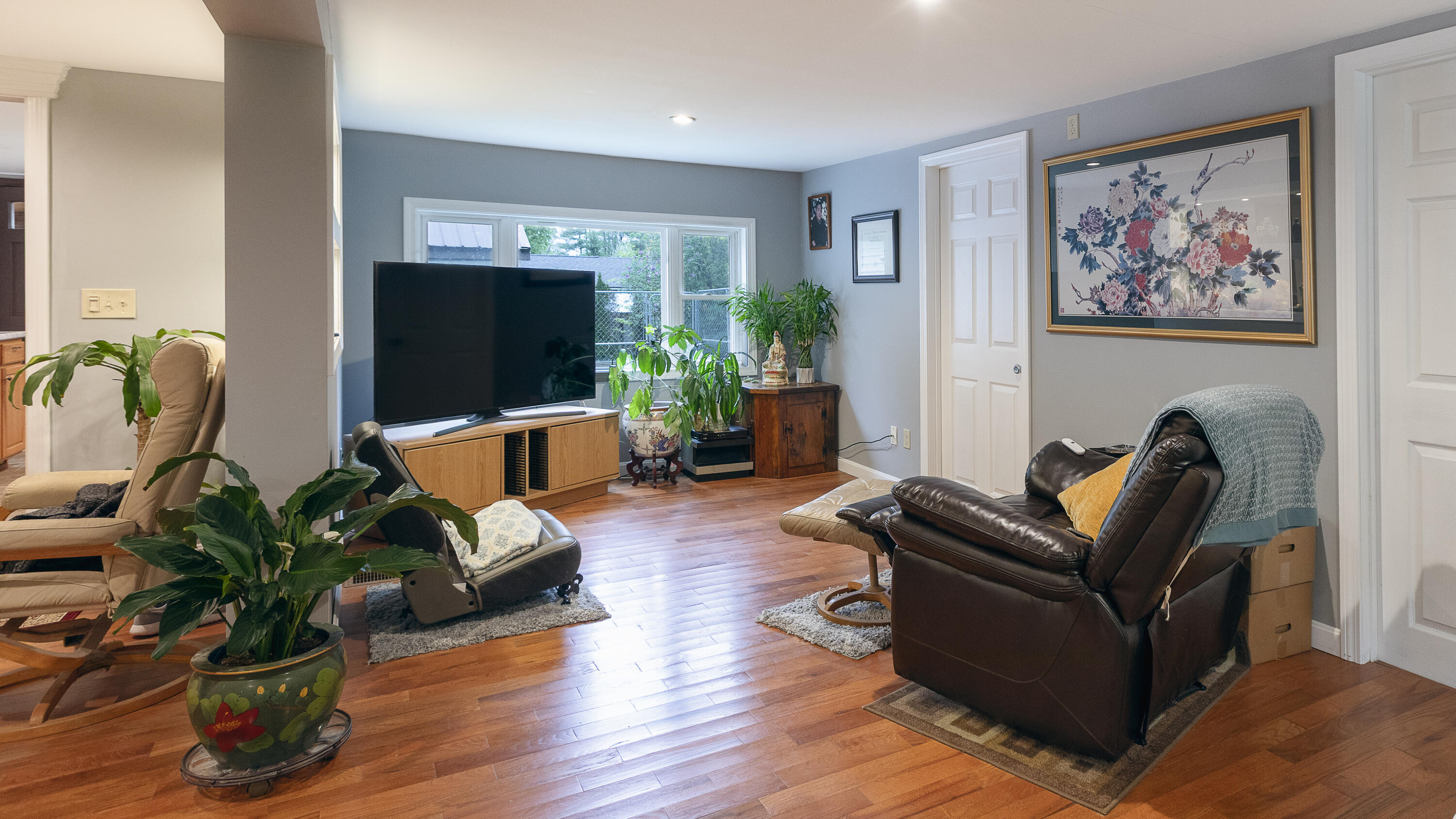 48 Oxford Street Paris ME 04281