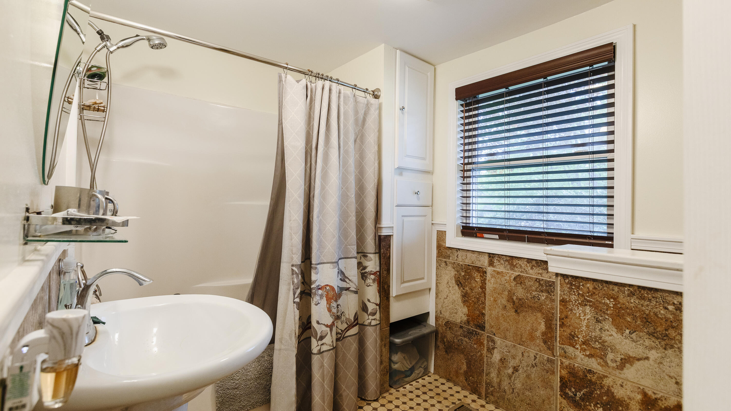 48 Oxford Street Paris ME 04281