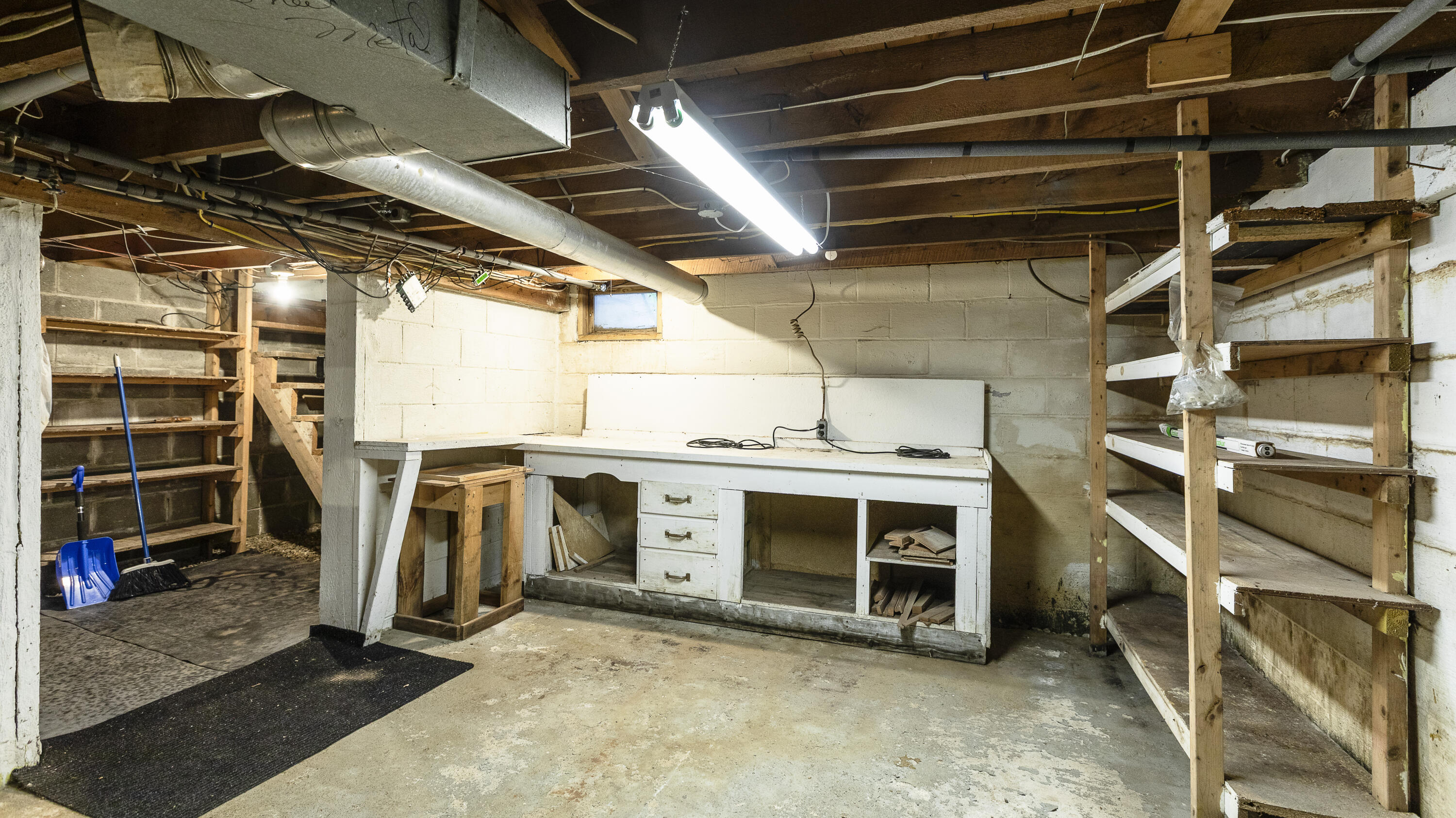 48 Oxford Street Paris ME 04281