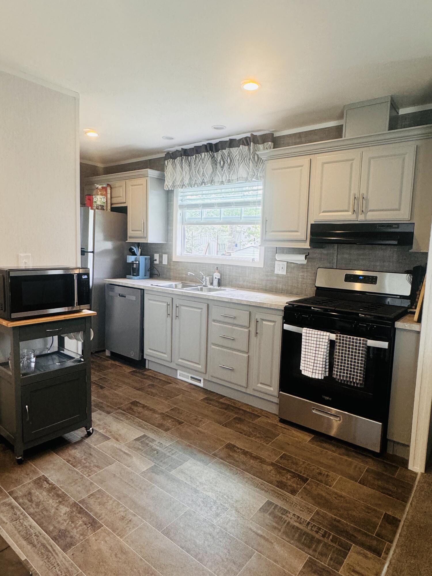 53 Larry Lane Brunswick ME 04011