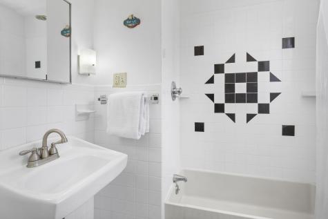 42 Winthrop Street Hallowell ME 04347