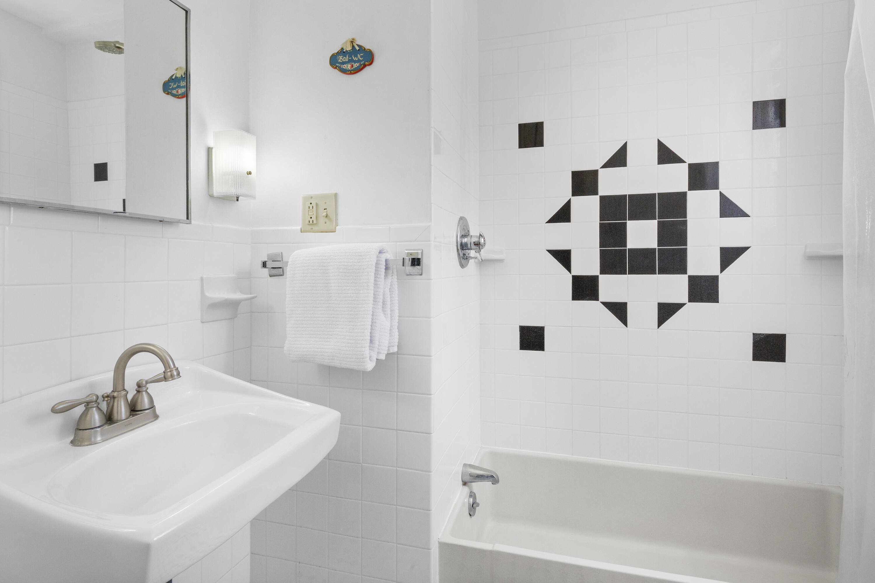 42 Winthrop Street Hallowell ME 04347