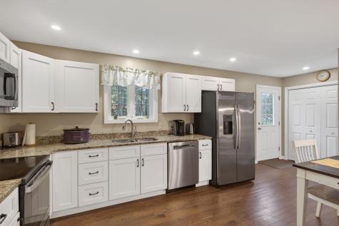 9 Alder Road Naples ME 04055