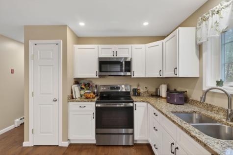 9 Alder Road Naples ME 04055