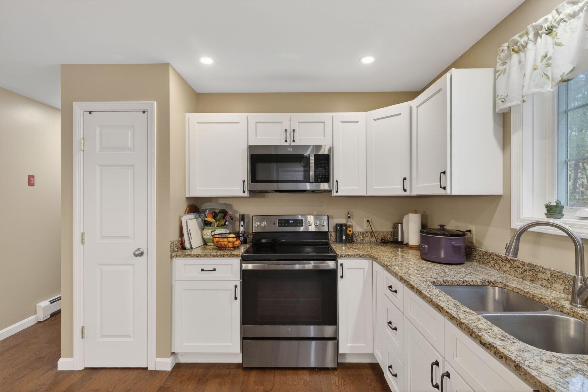 9 Alder Road Naples ME 04055