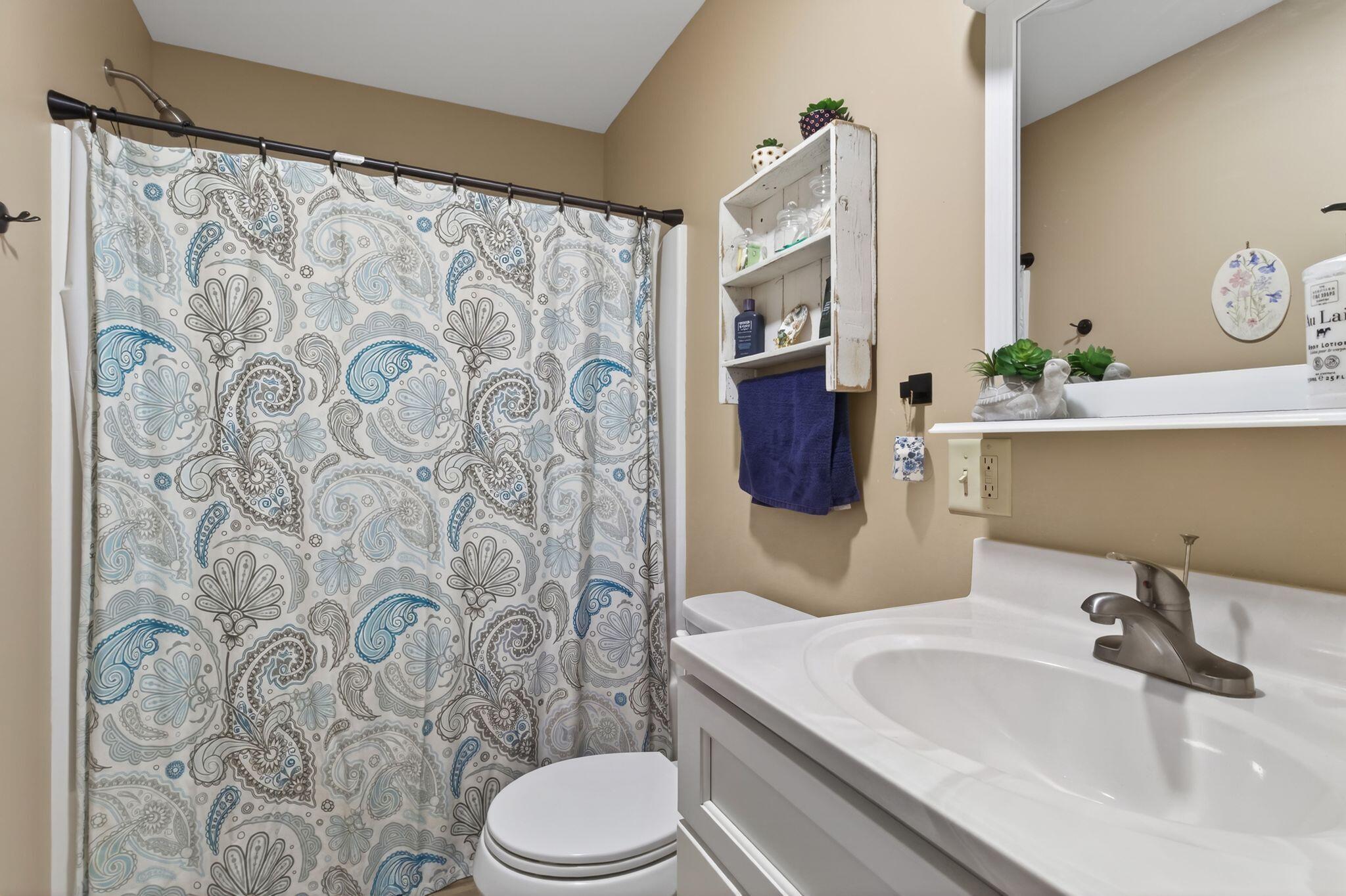 9 Alder Road Naples ME 04055