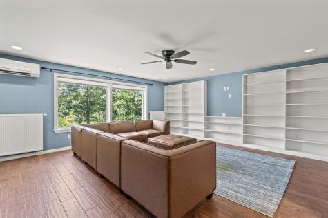 8 Summer Way Cumberland ME 04021