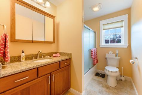 6 Macintosh Lane Lewiston ME 04240