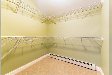 6 Macintosh Lane Lewiston ME 04240