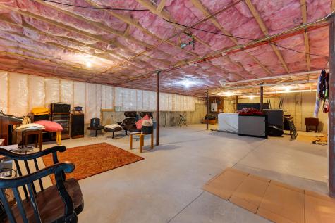 6 Macintosh Lane Lewiston ME 04240