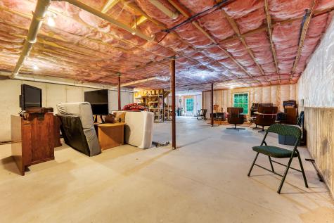 6 Macintosh Lane Lewiston ME 04240