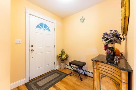 6 Macintosh Lane Lewiston ME 04240