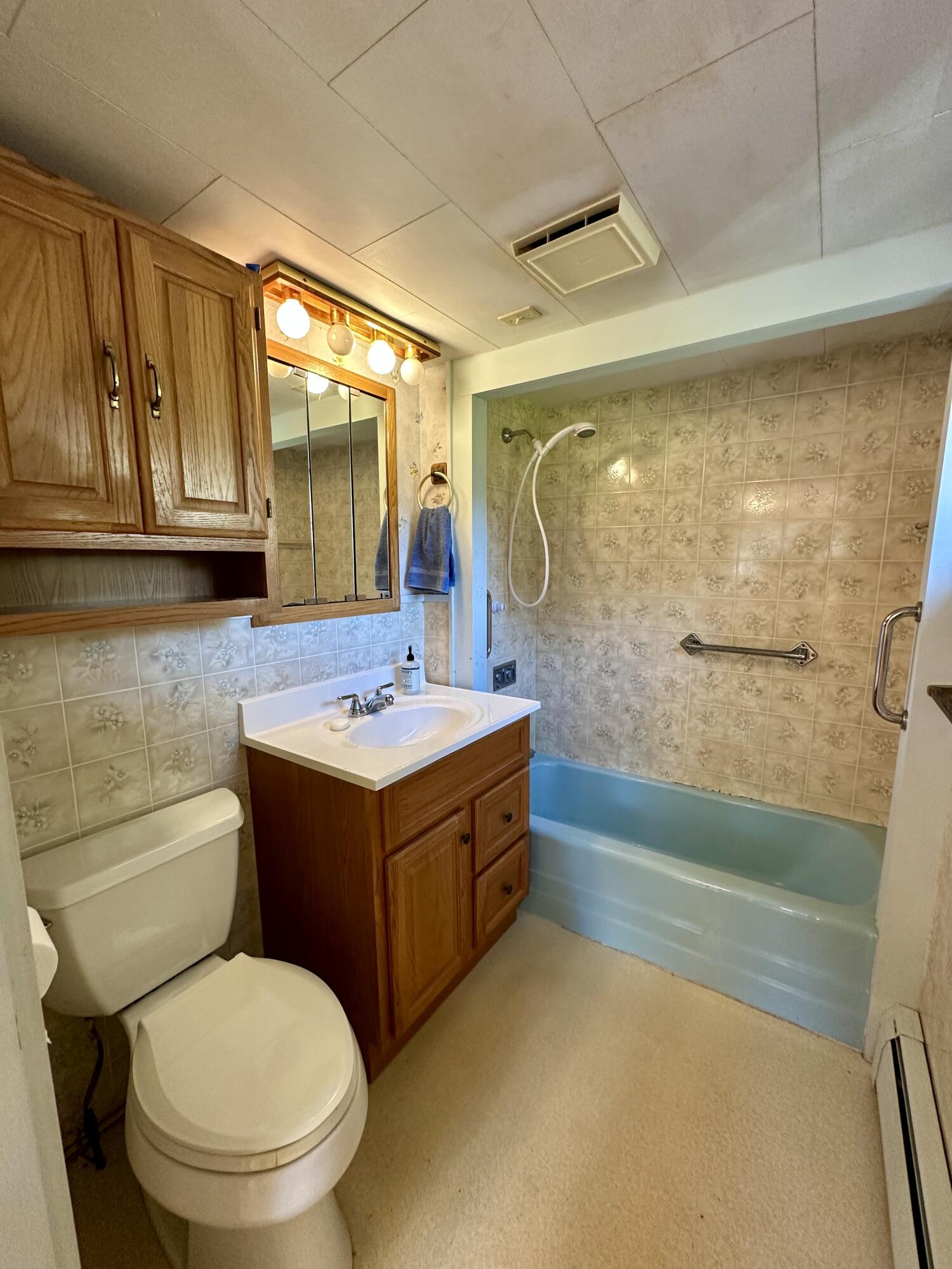 22 Salmond Street Belfast ME 04915