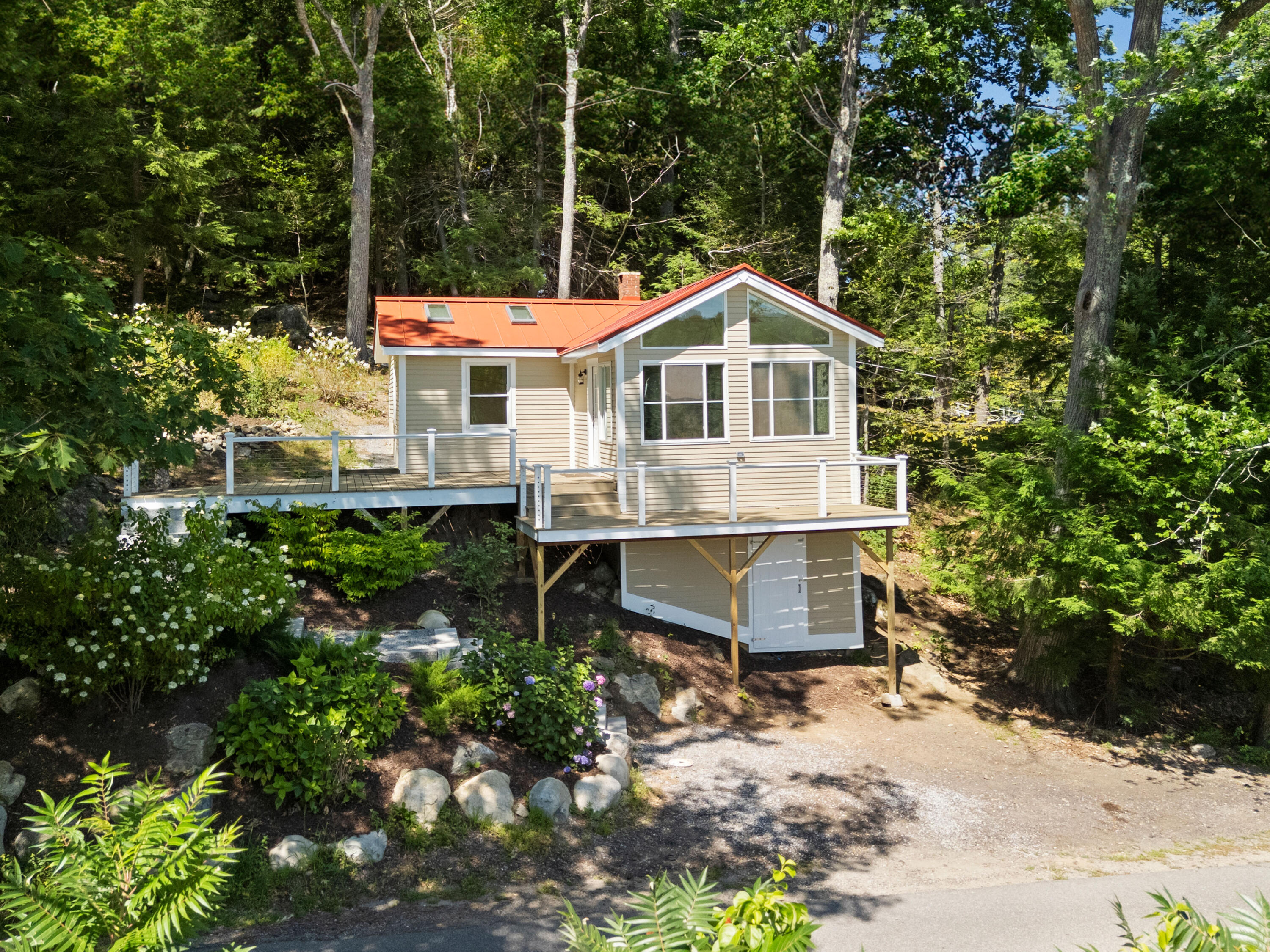 161 Molyneaux Road Camden ME 04843